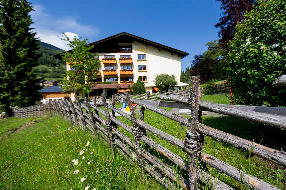 Family & Sporthotel Kaerntnerhof Bad Kleinkirchheim Exterior foto